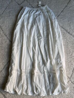 Arie Maxi White Skirt Size SP NEW WITH TAGS
